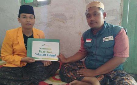 TERKENDALA BIAYA KULIYAH, LAZ SIDOGIRI BANTU BIAYA PENDIDIKAN MAHASISWA ASAL GONDANGWETAN PASURUAN