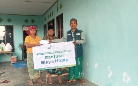LAMA SAKIT STROKE, LAZ SIDOGIRI BANTU BIAYA HIDUP LANSIA DHUAFA DI BANGKALAN