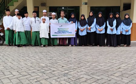 LAZ SIDOGIRI SALURKAN BANTUAN OPERASIONAL PENDIDIKAN DI PESANTREN AL-MUHAJIRIN ATAMBUA