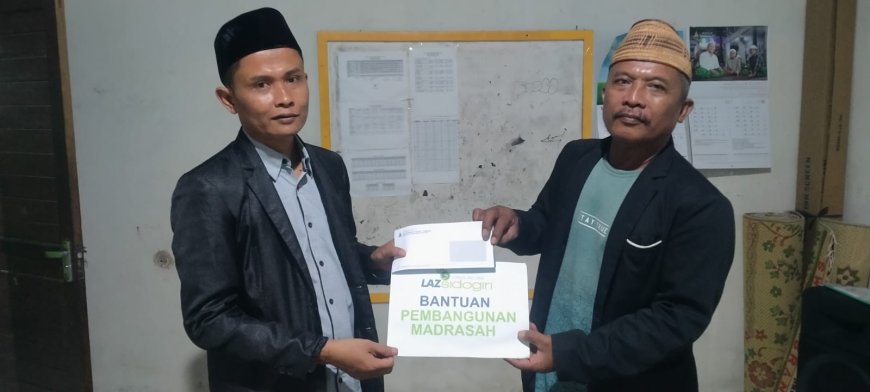LAZ SIDOGIRI SALURKAN BANTUAN DANA UNTUK PEMBANGUNAN GEDUNG DKS KETAPANG
