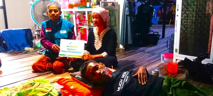 LAZ SIDOGIRI SALURKAN BANTUAN BIAYA PENGOBATAN DI MEMPAWAH, KALIMANTAN BARAT