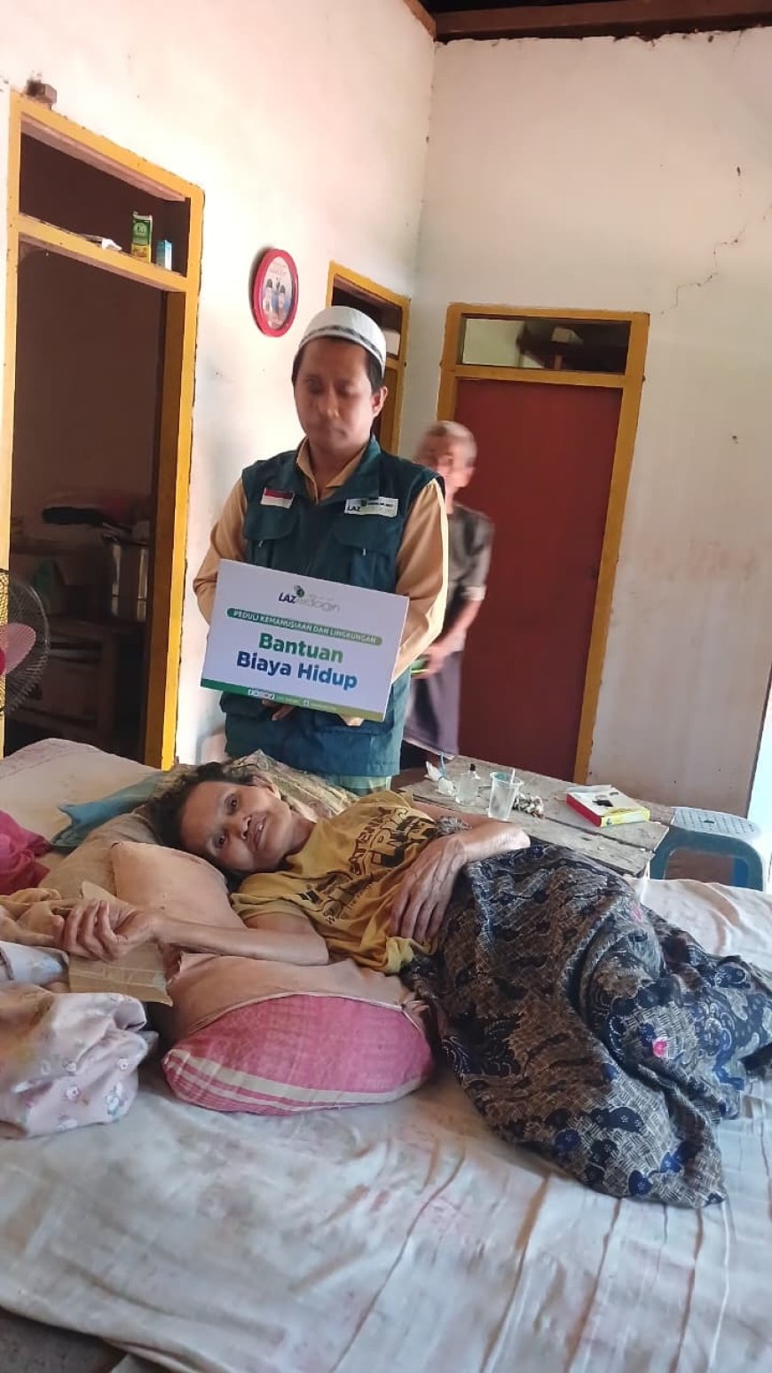 LAZ SIDOGIRI SALURKAN BANTUAN BIAYA HIDIP KEPADA WARGA DHUAFA DI GALIS, BANGKALAN Bangkalan,-