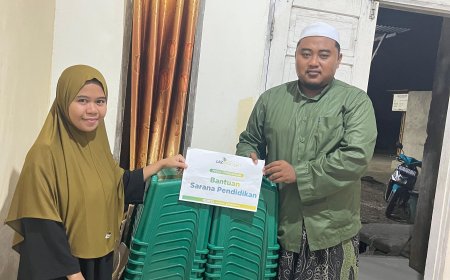 LAZ SIDOGIRI SALURKAN BANTUAN SARANA PENDIDIKAN DI MAKASSAR