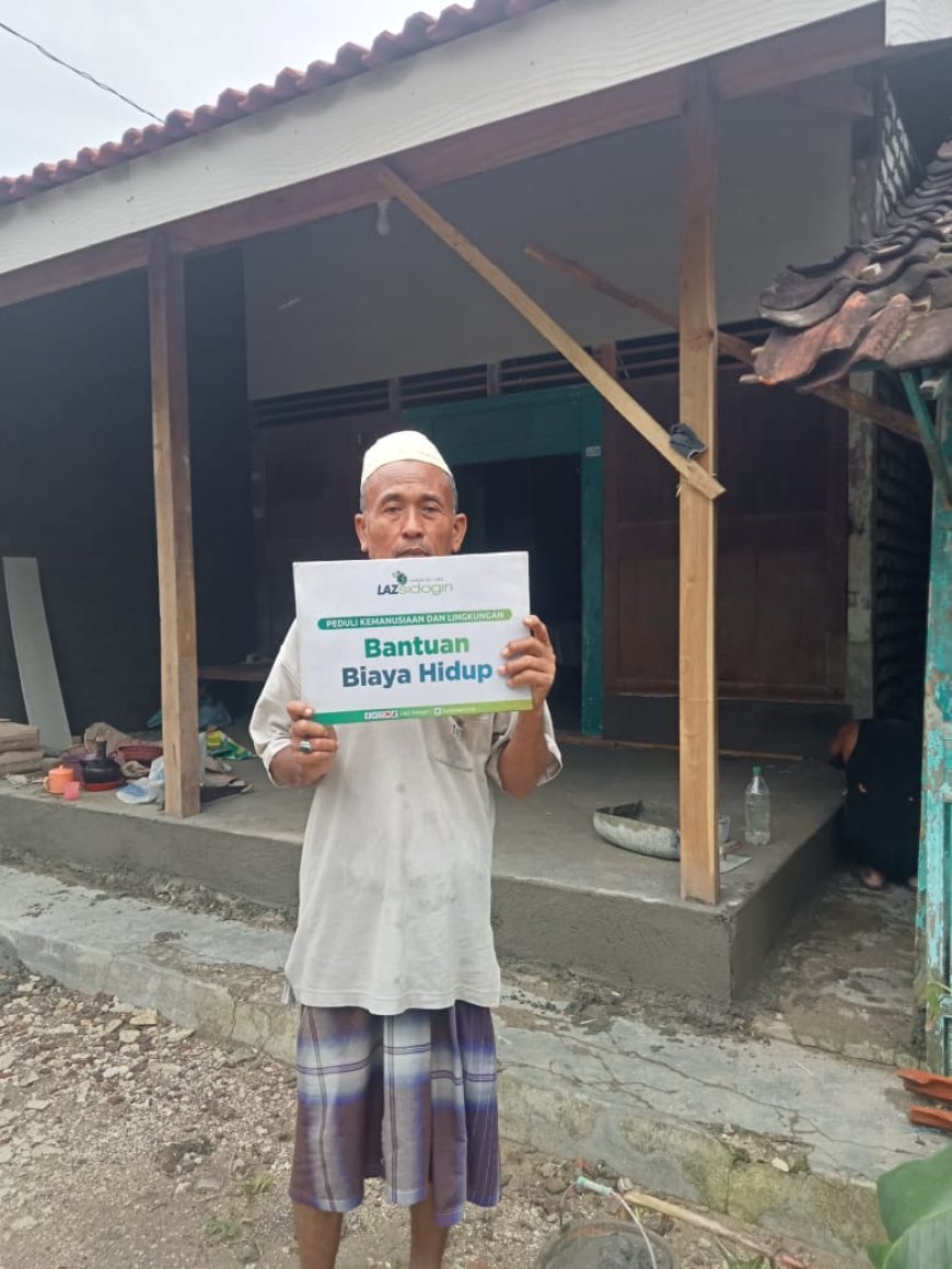 LAZ SIDOGIRI SALURKAN BANTUAN BIAYA HIDUP KEPADA WARGA PRA-SEJAHTERA DI BANGKALAN