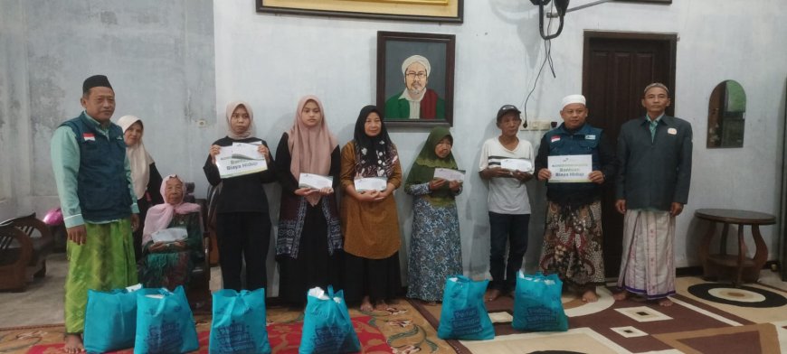 LAZ SIDOGIRI SALURKAN BANTUAN BIAYA HIDUP DI BLITAR