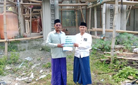 LAZ SIDOGIRI SALURKAN BANTUAN SARANA IBADAH UNTUK MASJID BAITURROHMAN DI BANGKALAN