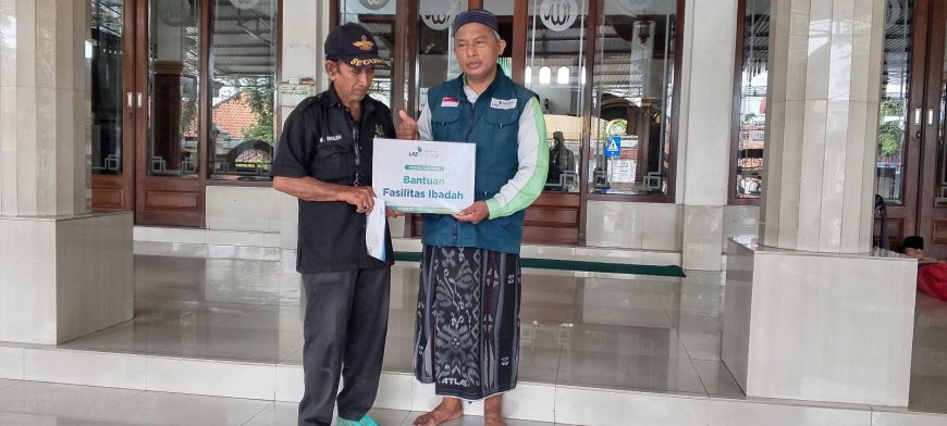 AGAR NYAMAN IBADAH, LAZ SIDOGIRI SUPPORT SARANA KEBERSIHAN MASJID RAUDHATUL MUKHLASIN BANGKALAN