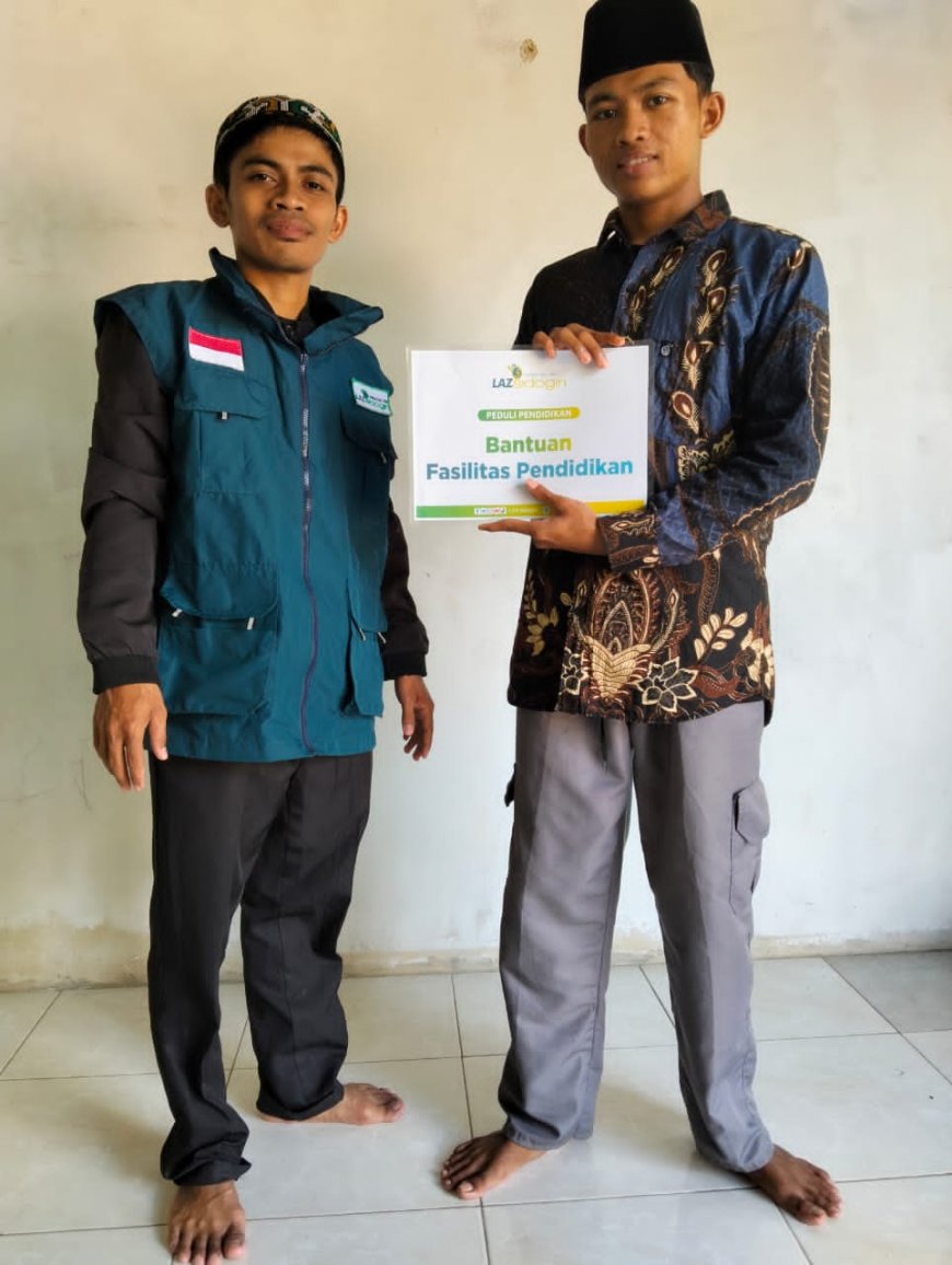LAZ SIDOGIRI SALURKAN BANTUAN FASILITAS PENDIDIKAN DI MEMPAWAH HILIR