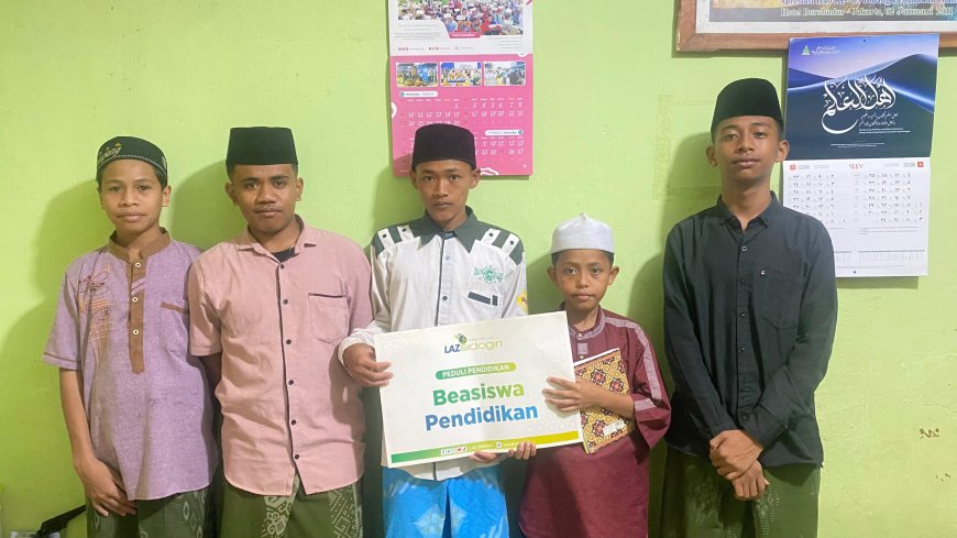 KOMITMEN DI BIDANG PENDIDIKAN, LAZ SIDOGIRI BERIKAN BEASISWA PESANTREN DI NTT
