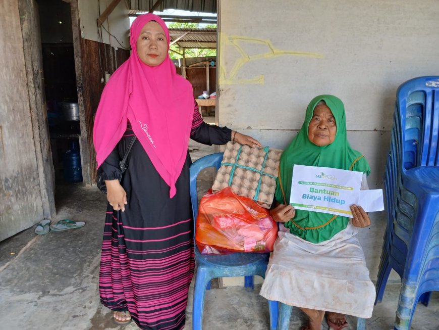 TEMPAT TINGGAL KURANG LAYAK, LAZ SIDOGIRI BANTU IBU-IBU YANG TINGGAL SENDIRIAN DI PINGGIRAN BALIKPAPAN