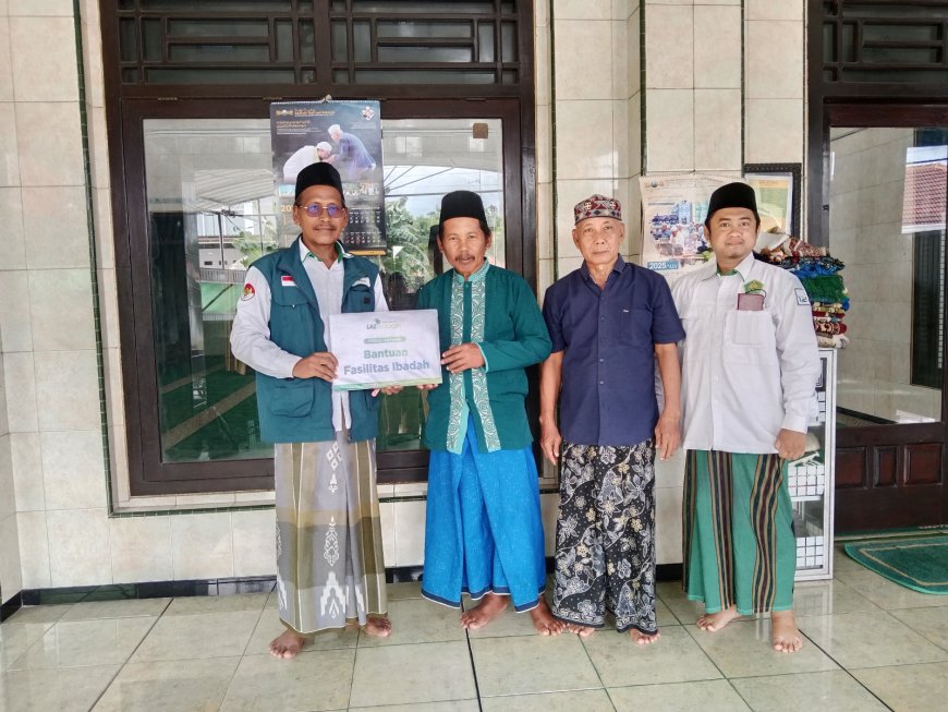 LAZ SIDOGIRI SALURKAN BANTUAN SARANA IBADAH UNTUK MASJID NURUL HIDAYAH BANGKALAN