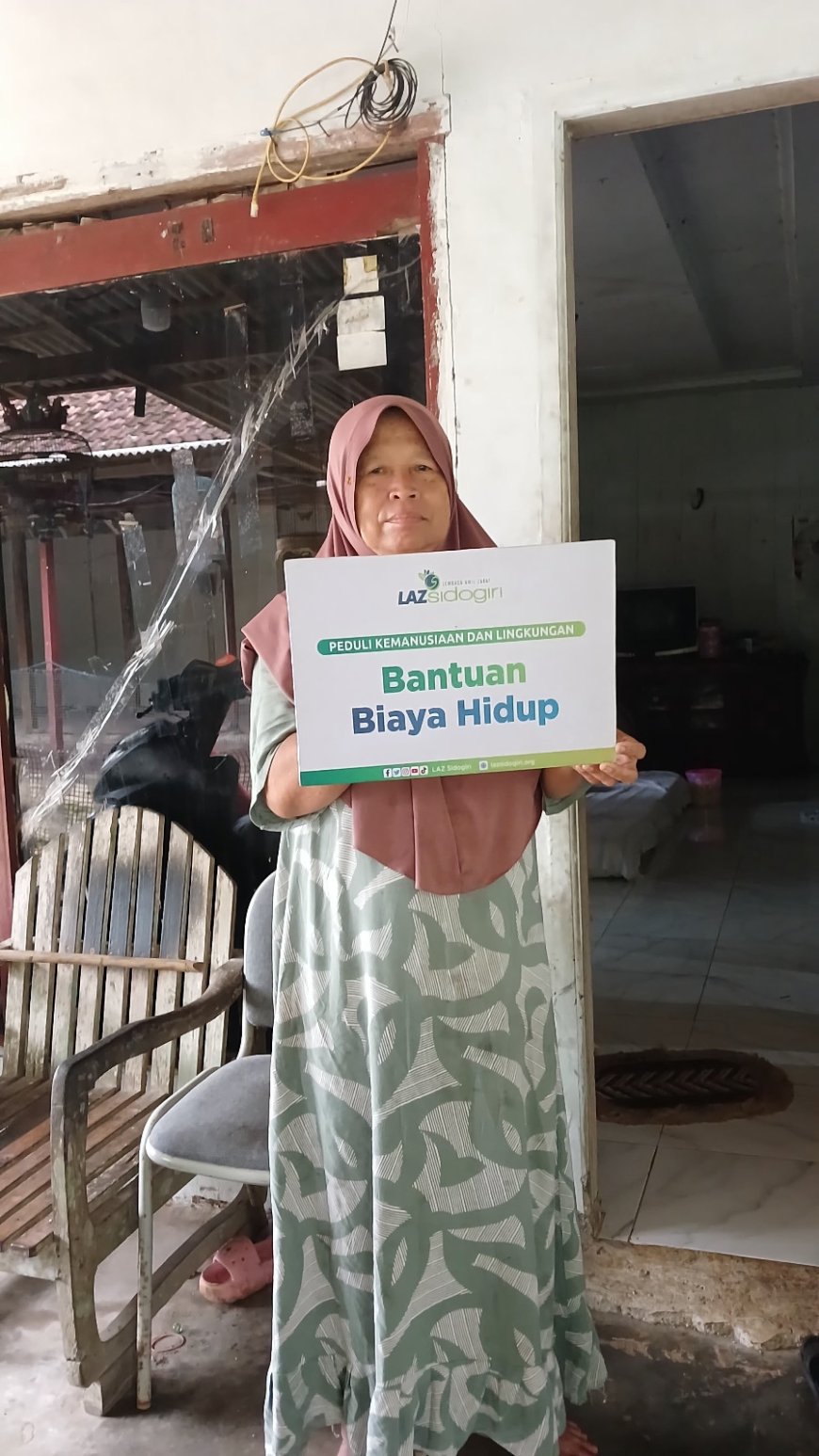 LAZ SIDOGIRI SALURKAN BANTUAN BIAYA HIDUP UNTUK DHUAFA DI BANGKALAN