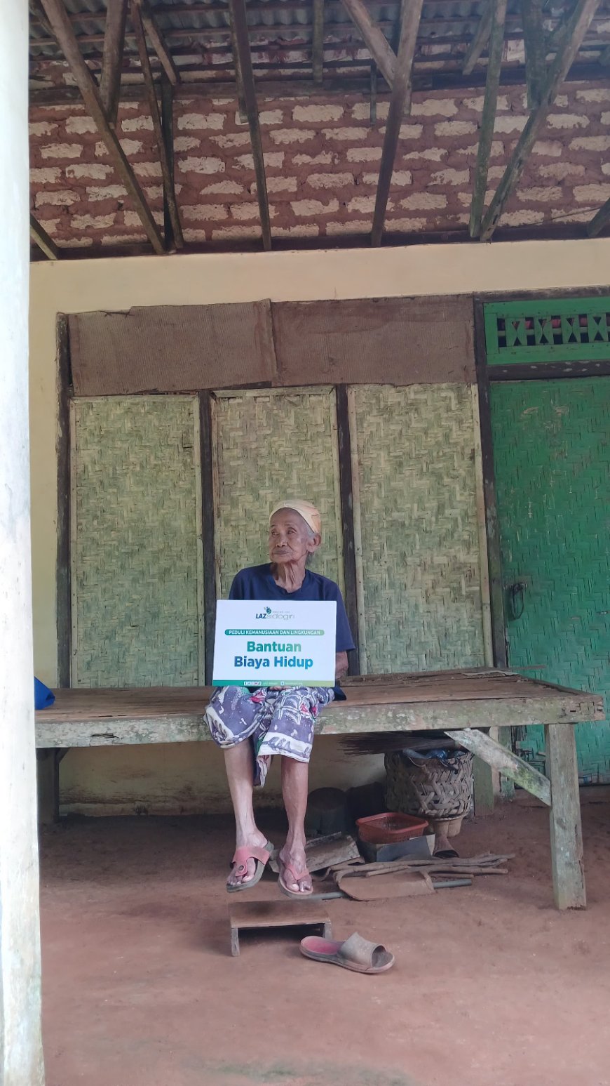 LAZ SIDOGIRI SALURKAN BANTUAN BIAYA HIDUP UNTUK JANDA DHUAFA DI BANGKALAN