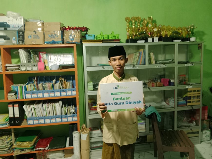 LAMA MENGABDI DI MADRASAH, LAZ SIDOGIRI BANTU INSENTIF GURU DENGAN GAJI SEDIKIT