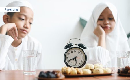 BELAJAR DARI PARA SAHABAT NABI MENDIDIK ANAK BERPUASA SEJAK DINI