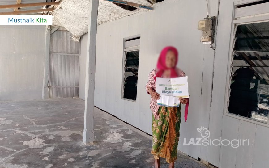 LANSIA DHUAFA TINGGAL DI RUMAH YANG TAK LAYAK HUNI