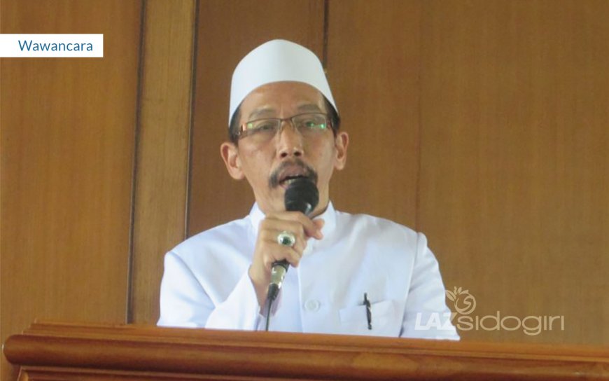 GURU TUGAS ITU JENDELA SIDOGIRI. UNTUK MENGETAHUI KEADAAN DI SIDOGIRI, CUKUP MELIHAT PADA GURU TUGAS