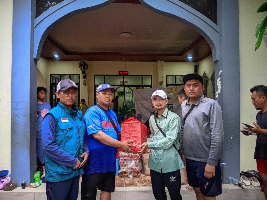 LAZ SIDOGIRI TANGGAP BANTU MASYARAKAT TERDAMPAK BANJIR DI BEKASI JAWA BARAT