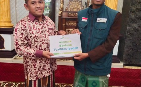 LAZ SIDOGIRI SALURKAN BANTUAN SARANA MASJID AL-IKHLAS DI BANYUWANGI