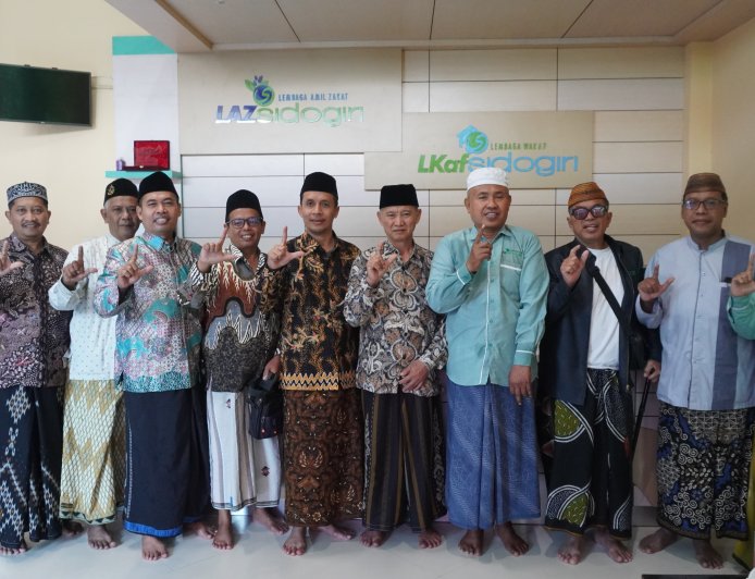 LAZ SIDOGIRI TERIMA KUNJUNGAN STUDI BANDING YAYASAN AL-HIDAYAH INDUK SUKOREJO