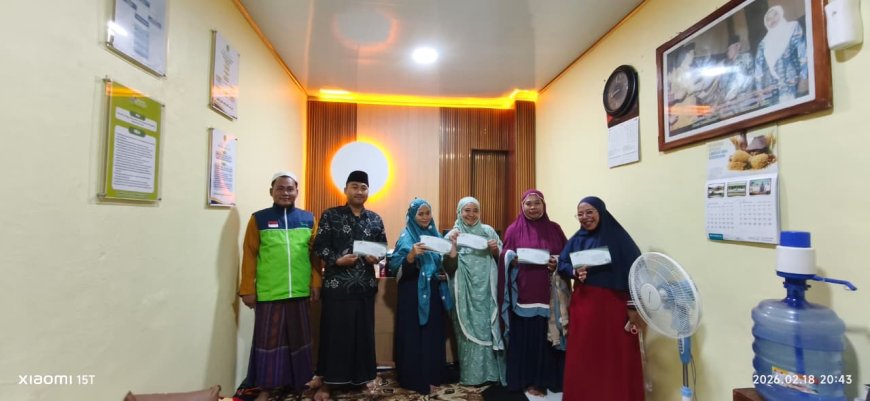 SAMBUT RAMADHAN: LAZ SIDOGIRI SALURKAN INSENTIF GURU DI PONDOK PESANTREN AL-MUHAJIRIN
