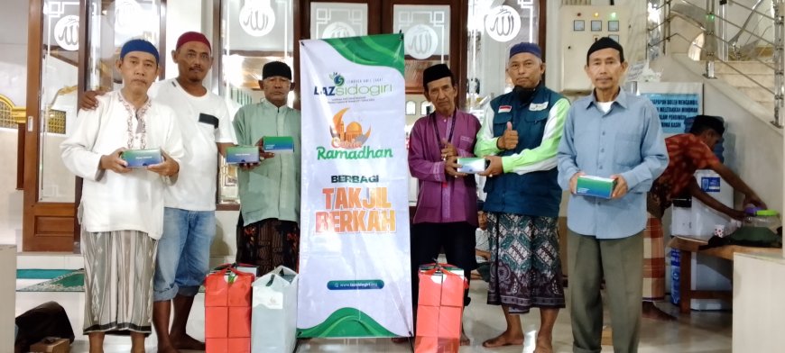 BERBAGI TAKJIL DI MASJID AR-RAUDHAH, HADIRKAN KEBAHAGIAAN UNTUK JAMAAH