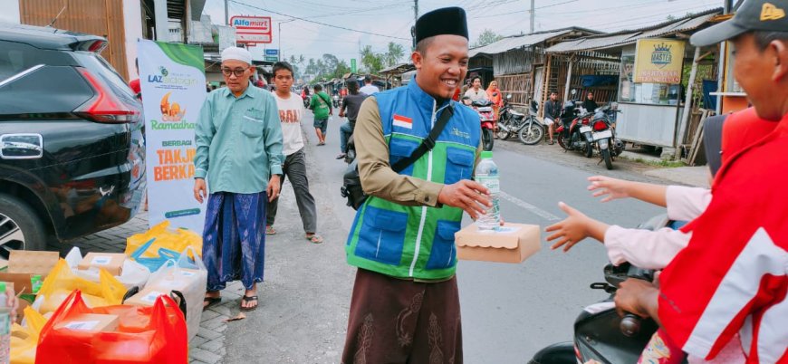 BERBAGI TAKJIL CERIA RAMADHAN LAZ SIDOGIRI DI JEMBER BARAT