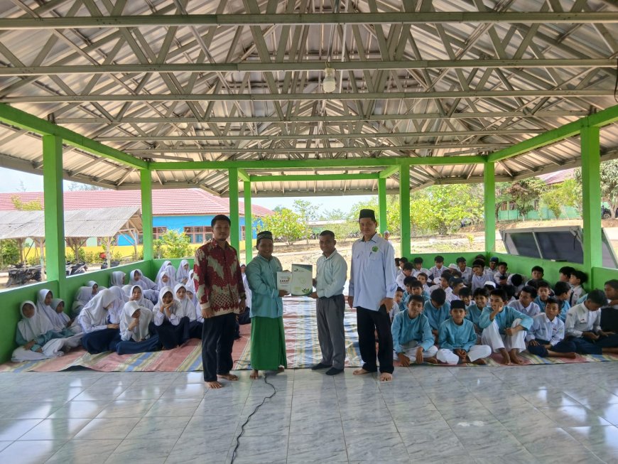 LAZ SIDOGIRI  SOSIALISASIKAN LITERASI ZAKAT DI MTS SABILUL MUHTADIN BABEL