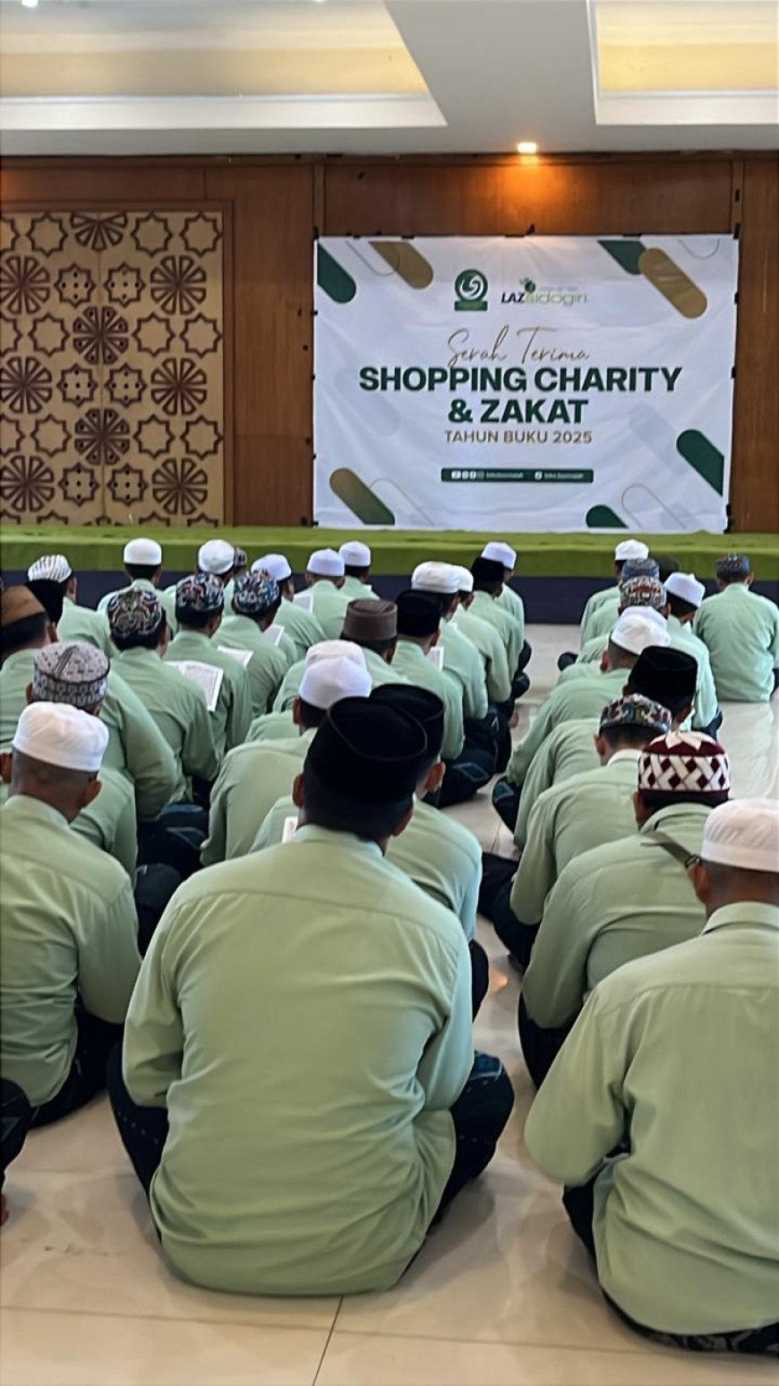 LAZ SIDOGIRI TERIMA AMANAH SALURKAN DANA SOSIAL DAN ZAKAT TOKO BASMALAH YANG MENCAPAI MILYARAN RUPIAH