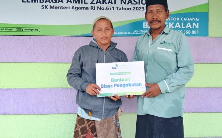LAZ SIDOGIRI SALURKAN BANTUAN BIAYA PENGOBATAN UNTUK KORBAN KECELAKAAN DI BANGKALAN