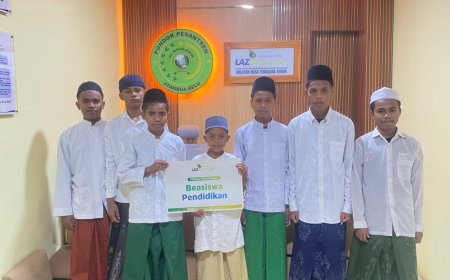 LAZ SIDOGIRI SALURKAN BEASISWA 21 SANTRI DI WILAYAH MINORITAS ATAMBUA