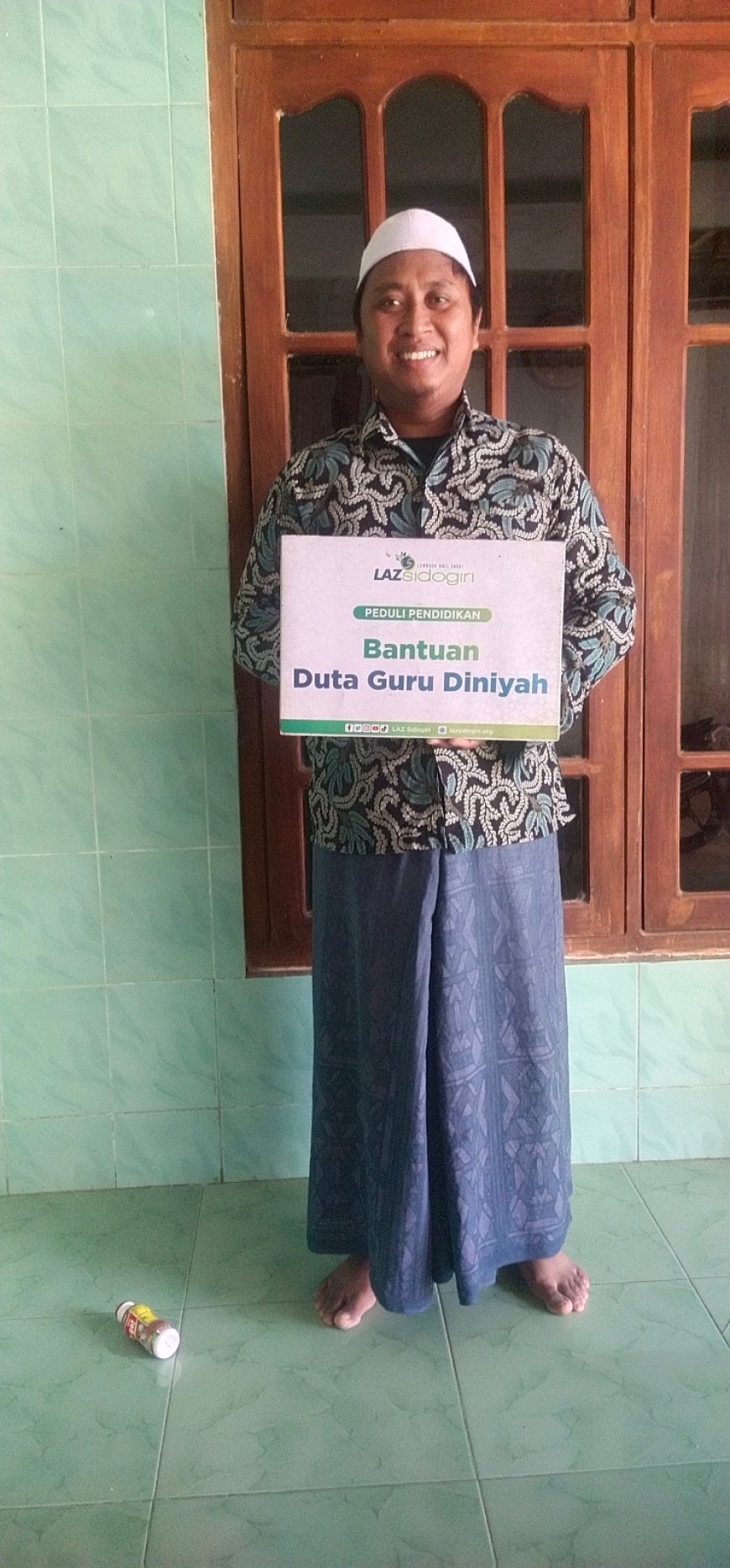 LAZ SIDOGIRI SALURKAN BANTUAN UNTUK GURU LEMBAGA PENDIDIKAN DI BANGKALAN