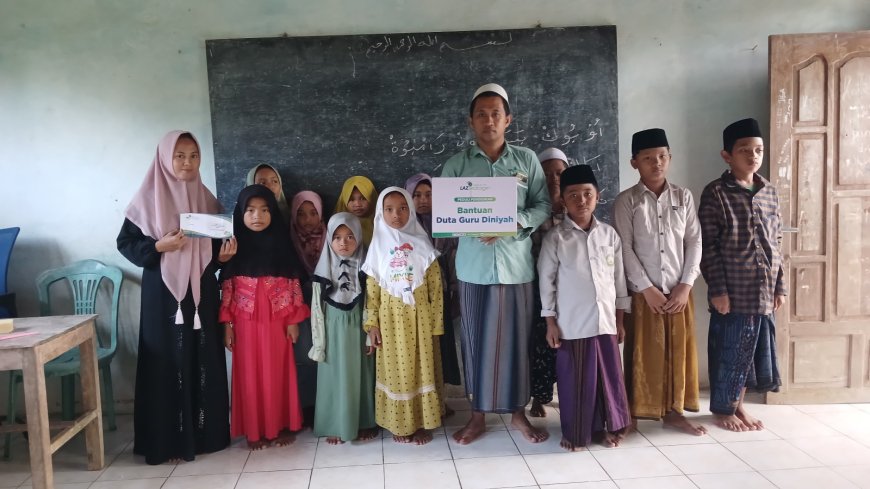 DARI UMAT UNTUK GURU, LAZ SIDOGIRI SALURKAN BANTUAN DENGAN KEIKHLASAN