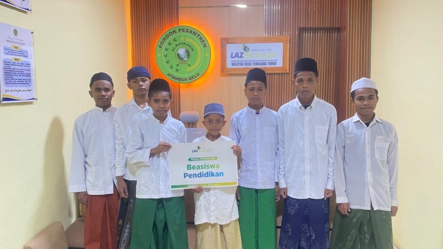 LAZ SIDOGIRI SALURKAN BEASISWA 21 SANTRI DI WILAYAH MINORITAS ATAMBUA