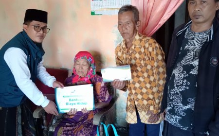 LAZ SIDOGIRI SALURKAN ZAKAT UNTUK BIAYA HIDUP WARGA PRASEJAHTERA DI GONDANGLEGI