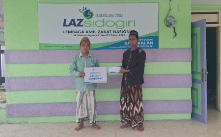 LAZ SIDOGIRI SUPPORT DUTA GURU MADRASAH DI TENGAH MINIMNYA UPAH