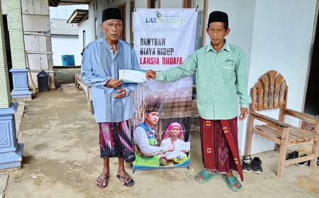 LAZ SIDOGIRI SALURKAN BANTUAN BIAYA HIDUP UNTUK LANSIA DUAFA DI SAMPANG