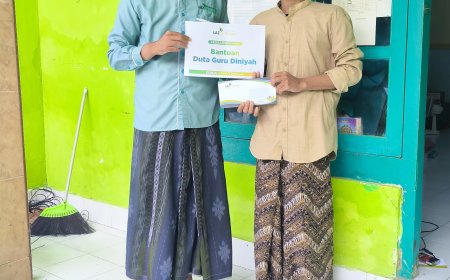 LAZ SIDOGIRI SALURKAN BANTUAN INSENTIF KEPADA GURU MADIN DI SAMPANG