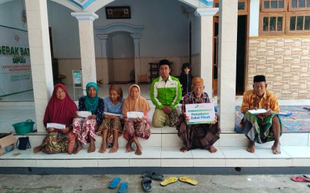 LAZ SIDOGIRI SALURKAN BIAYA HIDUP WARGA LANSIA DI SEPULU BANGKALAN