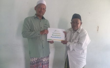 LAZ SIDOGIRI CABANG PASURUAN SALURKAN BEASISWA PENDIDIKAN UNTUK SANTRI KURANG MAMPU