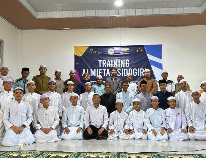 PEDULI MUTU PENDIDIKAN: LAZ SIDOGIRI BABEL GELAR TRAINING AL-MIFTAH DI PONPES AT-TOYBAH