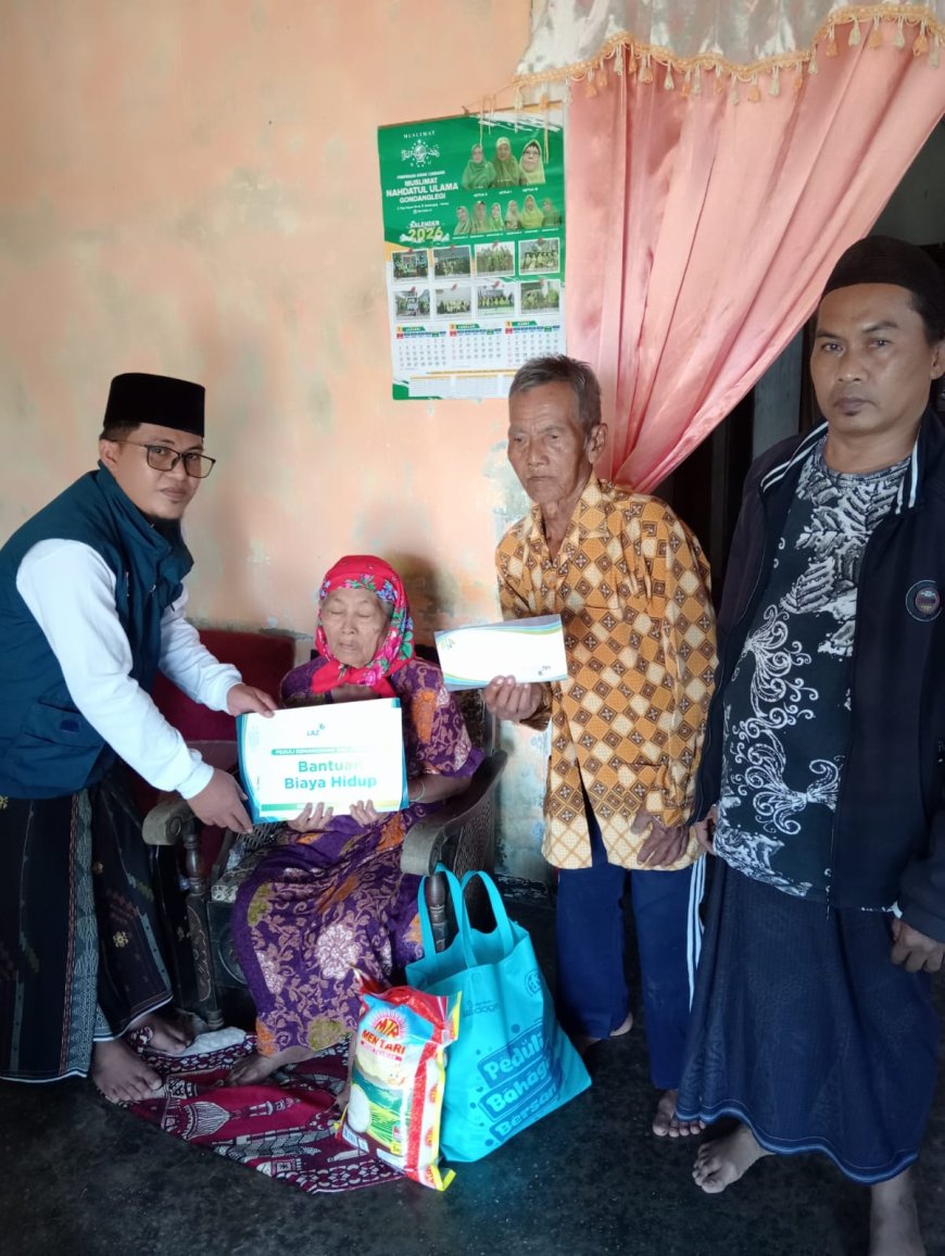 LAZ SIDOGIRI SALURKAN ZAKAT UNTUK BIAYA HIDUP WARGA PRASEJAHTERA DI GONDANGLEGI