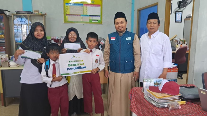 LAZ SIDOGIRI SALURKAN BANTUAN BEASISWA PENDIDIKAN UNTUK SISWA KURANG MAMPU DI BATAM