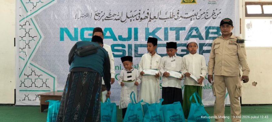 NGAJI KITAB DAN SANTUNAN YATIM DI DAMPIT, LAZ SIDOGIRI MENAUTKAN ILMU DENGAN KEPEDULIAN