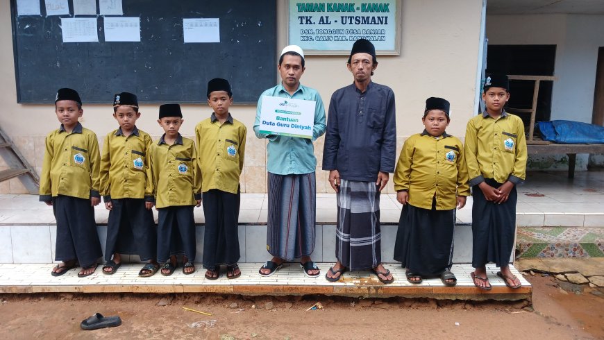 PEDULI GURU MADRASAH, LAZ SIDOGIRI SALURKAN BANTUAN TUNAI UNTUK GURU DI BANGKALAN