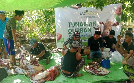 LAZ SIDOGIRI HADIRKAN BERKAH QURBAN UNTUK MASYARAKAT PAL SEMBILAN