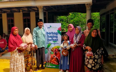 LAZ SIDOGIRI SALURKAN DAGING SAPI KURBAN UNTUK WARGA KURANG MAMPU DI LONGKEK GALIS BANGKALAN