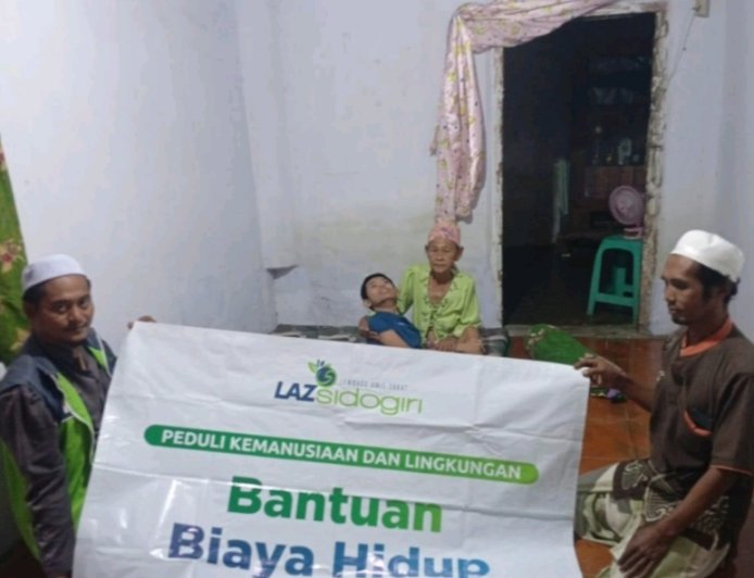 PEDULI KEMANUSIAAN: LAZ SIDOGIRI SALURKAN BANTUAN BIAYA HIDUP DI PASREPAN