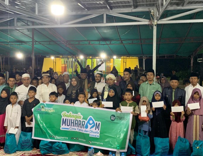 BAHAGIA MUHARRAM LAZ SIDOGIRI HADIRKAN SENYUM YATAMA DI SANGGAU KALIMANTAN BARAT