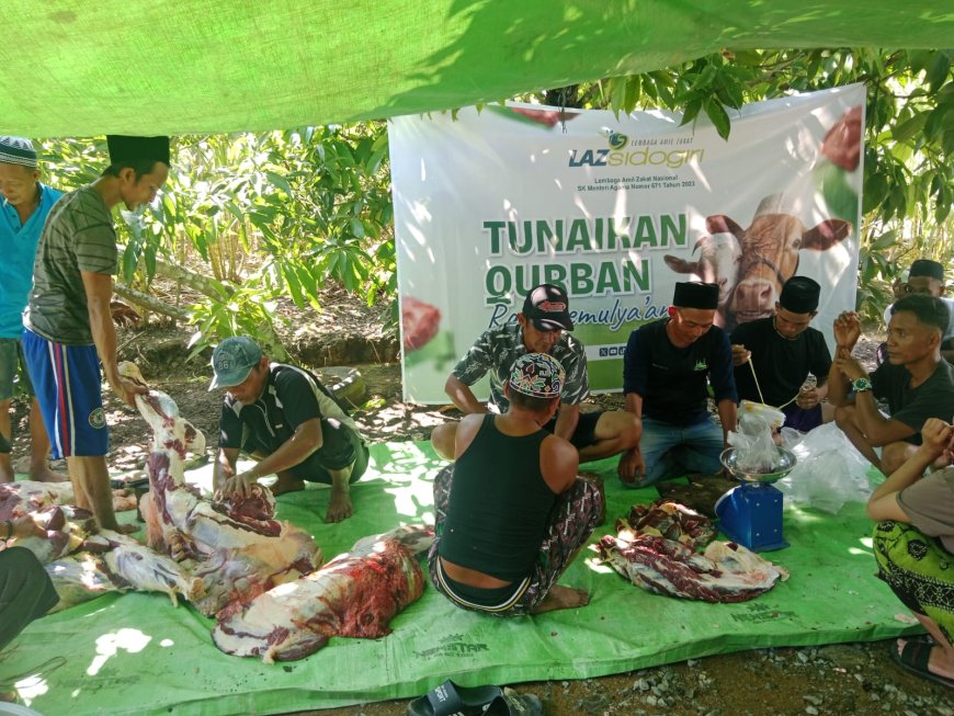 LAZ SIDOGIRI HADIRKAN BERKAH QURBAN UNTUK MASYARAKAT PAL SEMBILAN